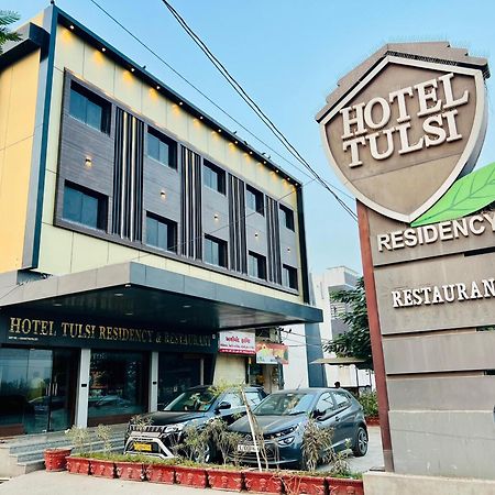 Hotel Tulsi Residency ブジ エクステリア 写真
