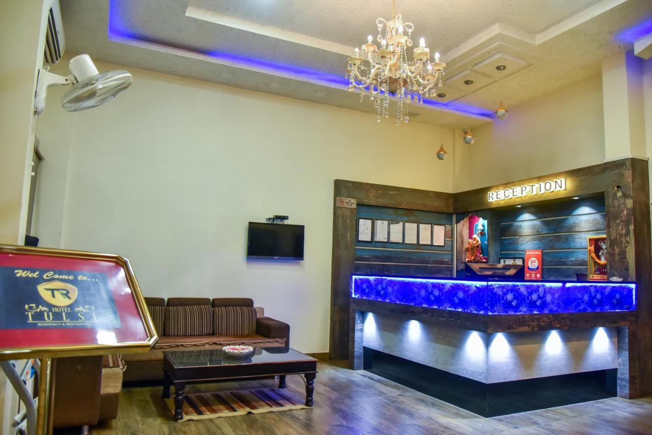 Hotel Tulsi Residency ブジ エクステリア 写真